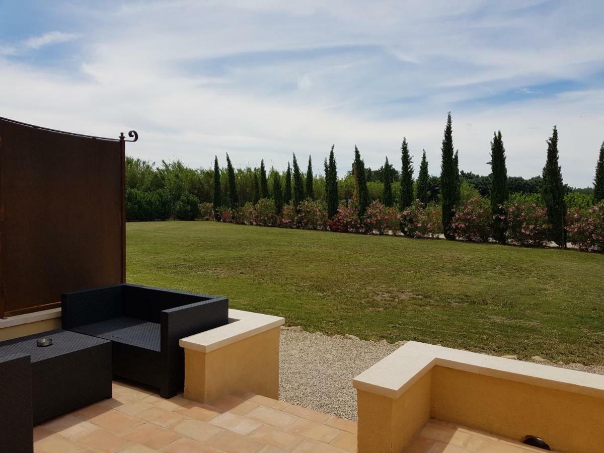 Le Mas De Guiguite Mézoargues Kültér fotó